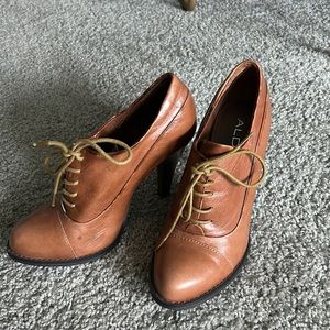 Aldo brow heels super vintage style